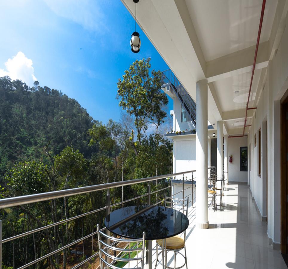 Hostess Thekkady Bagian luar foto